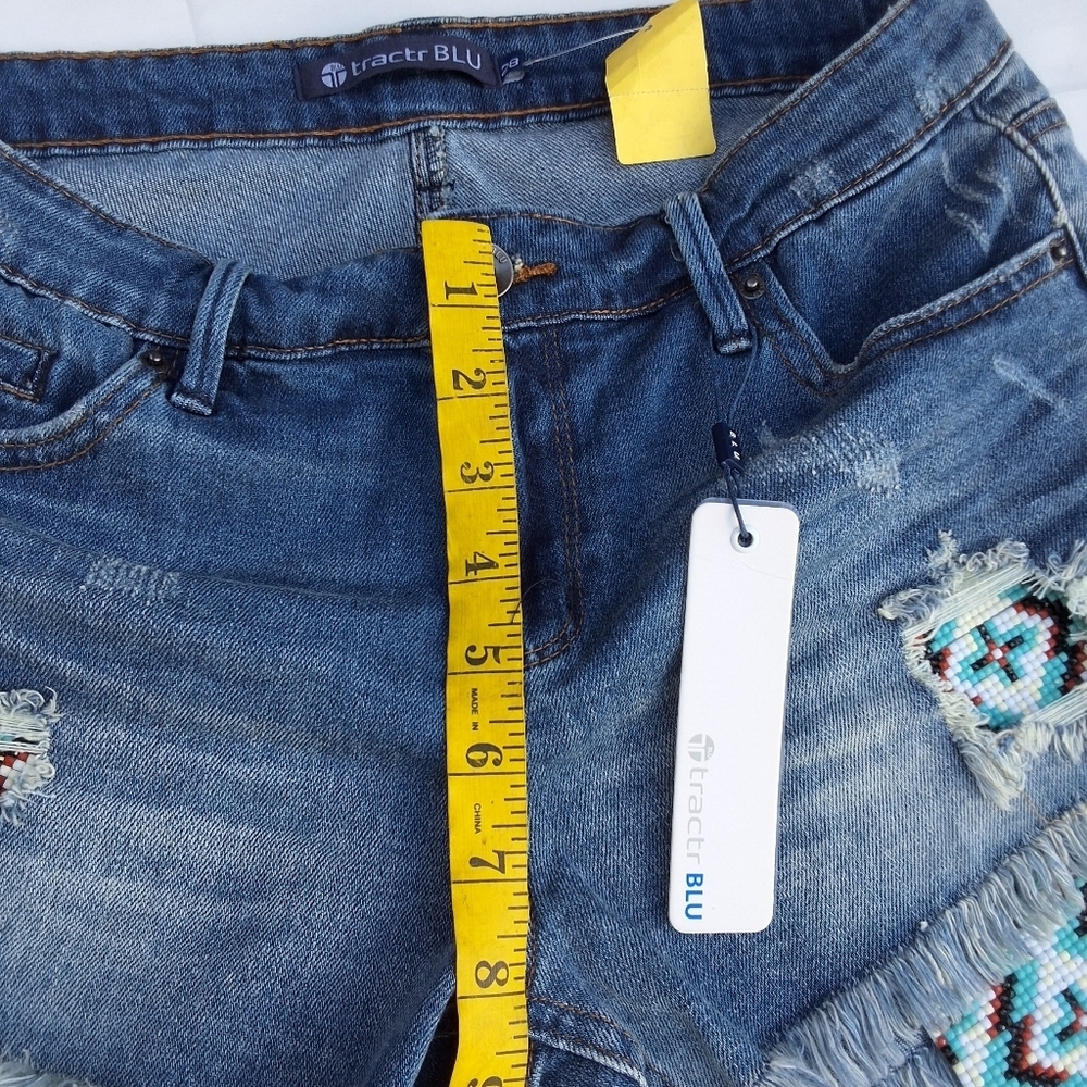 Tractr Blu Beaded Denim Shorts 28 NWT - Picture 13 of 16